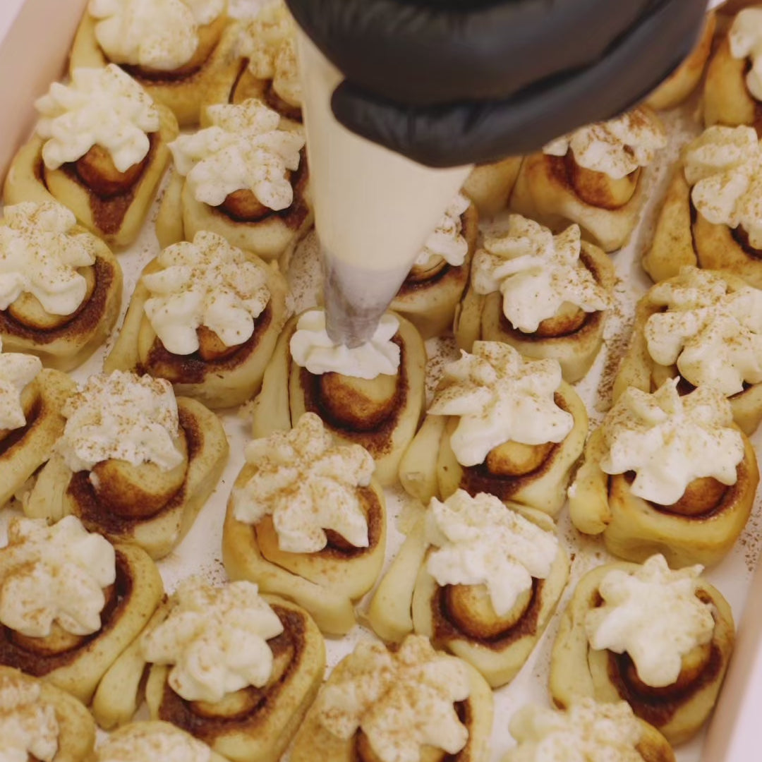 Mini Cinnamon Rolls_Catering Box
