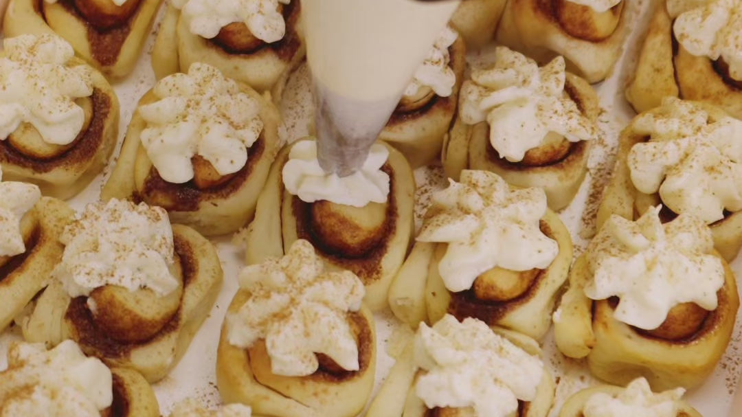 Mini Cinnamon Rolls_Catering Box

